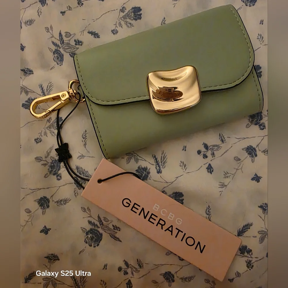 BCBGeneration Green Key & Card Holder with Gold Accent